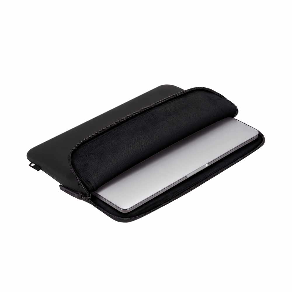 Incase Compact Sleeve in Flight Nylon Black for MacBook Pro 13-inch